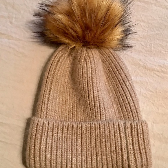 NORLA CANADA Fun Ribbed Knit Beanie Cap Faux Fur Pompom - Picture 6 of 6